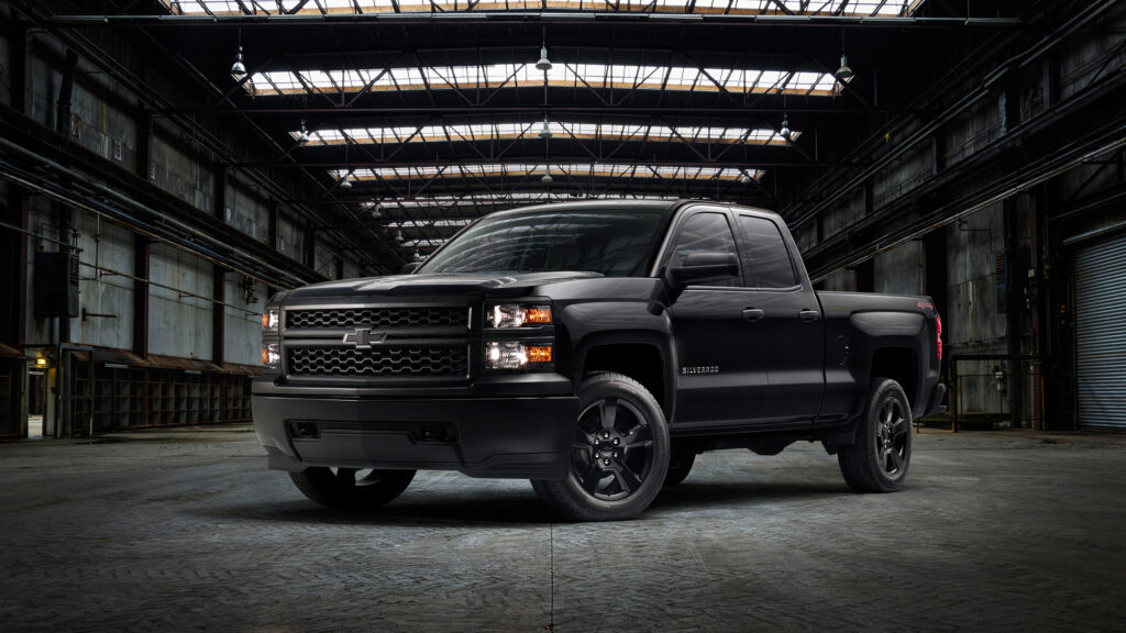 8806-3840x2160-desktop-4k-chevrolet-silverado-wallpaper-photo